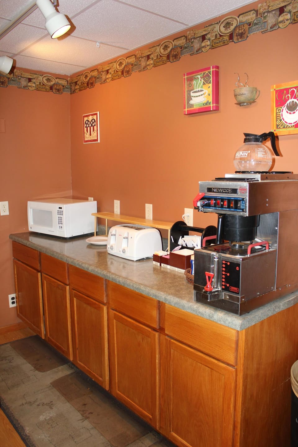 Free daily continental breakfast