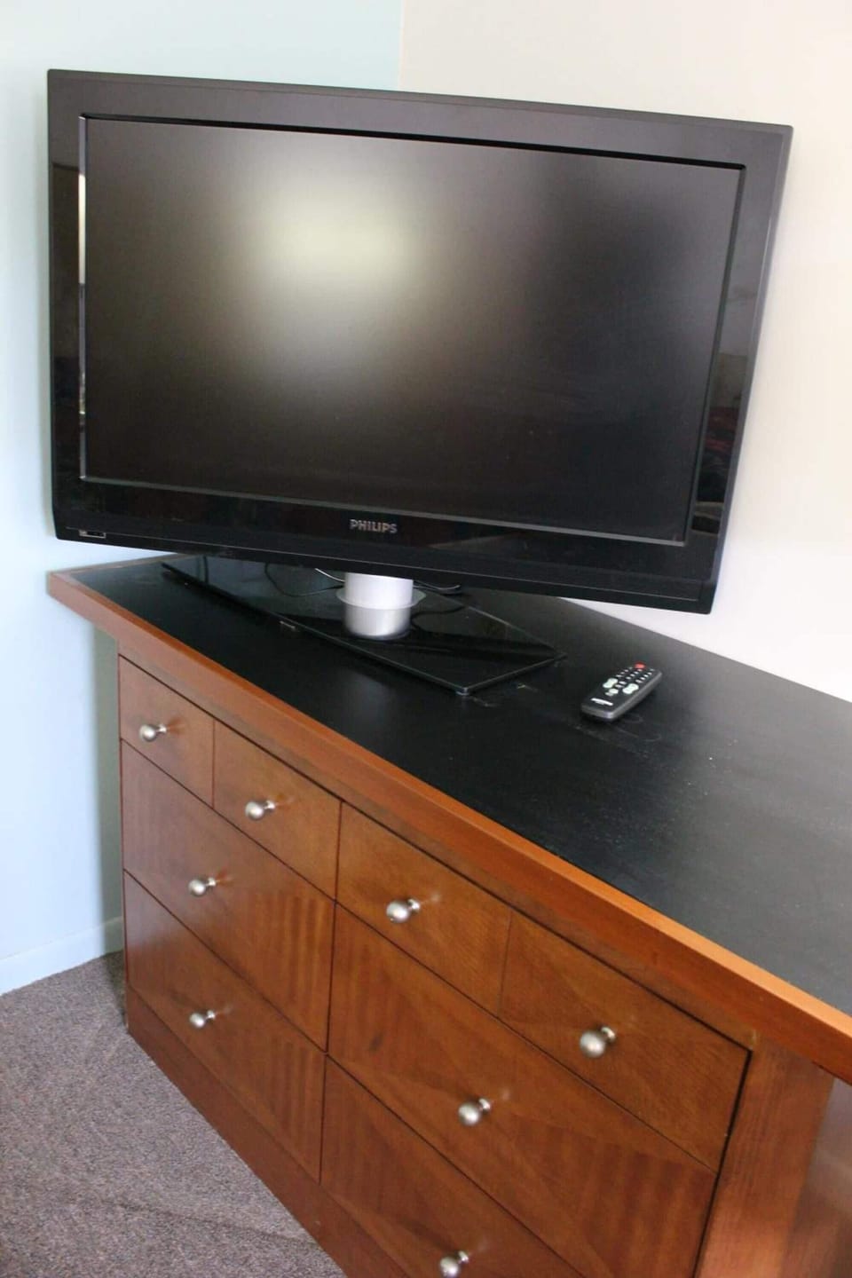 Desk, bed sheets