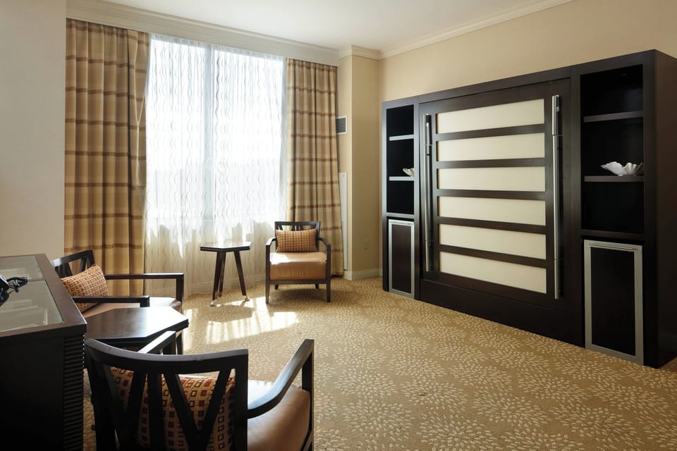Premium bedding, in-room safe, desk, iron/ironing board