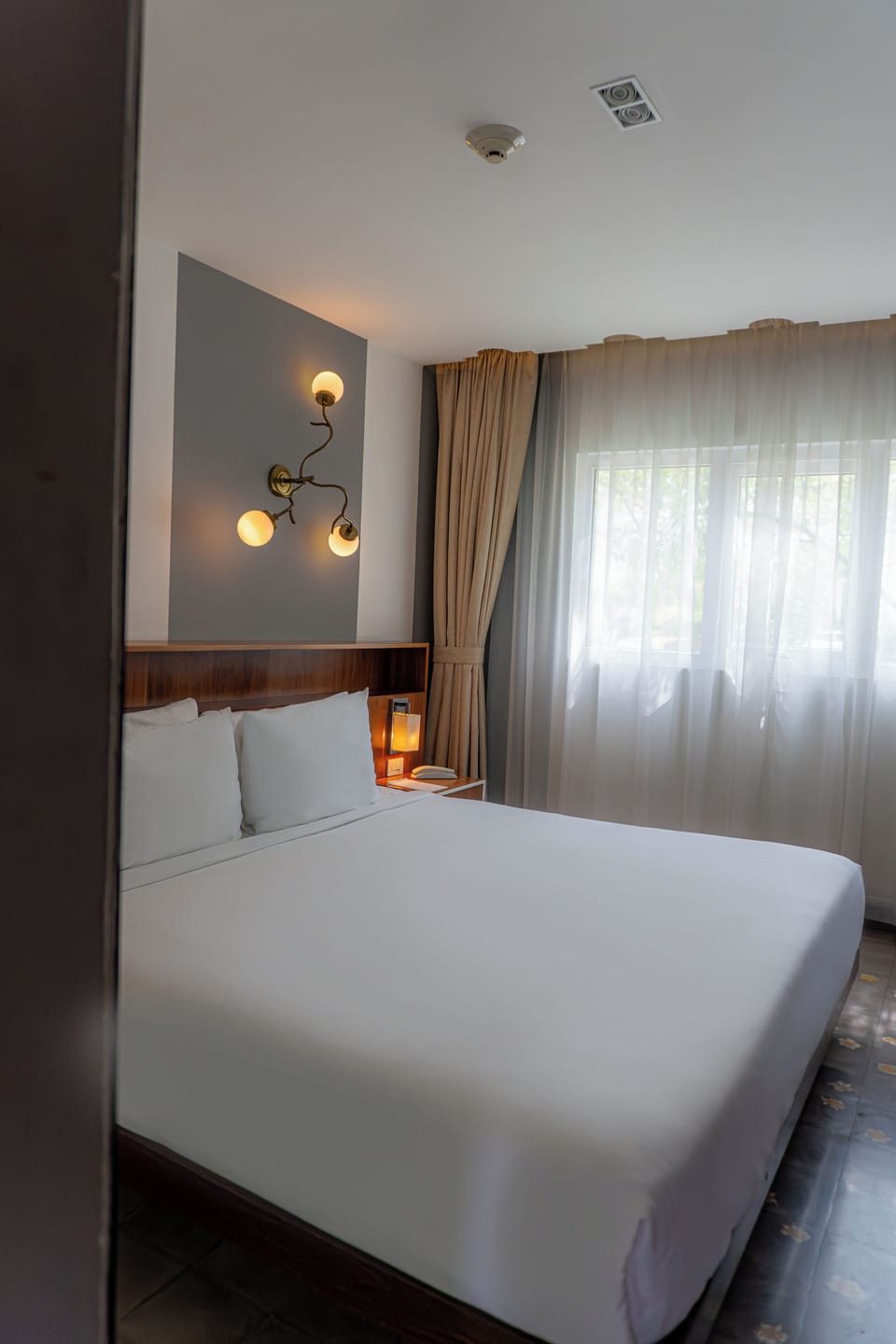 Standard King | Free WiFi, bed sheets