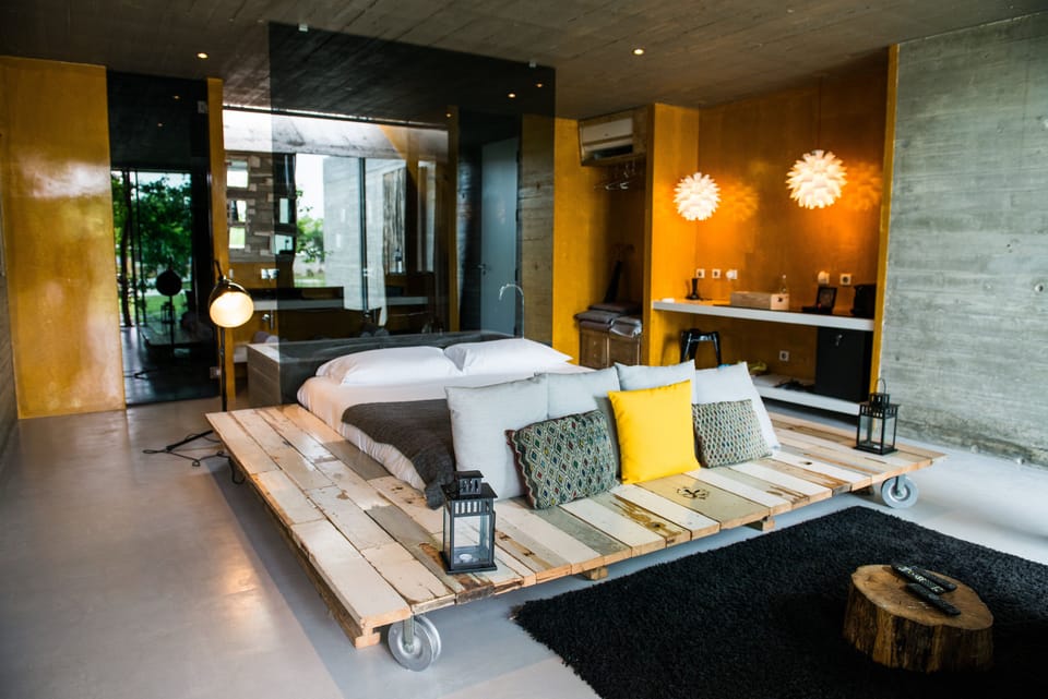 Superior Suite | Minibar, blackout drapes, soundproofing, free WiFi