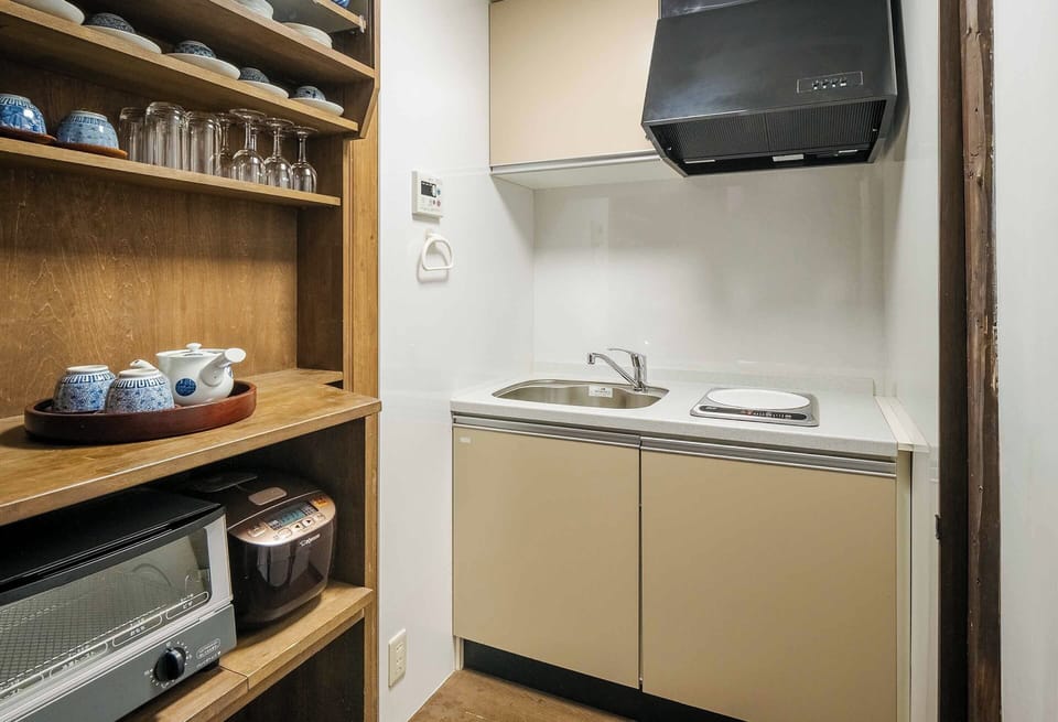 Holiday Rentals | Private kitchen | Fridge, microwave, stovetop, coffee/tea maker