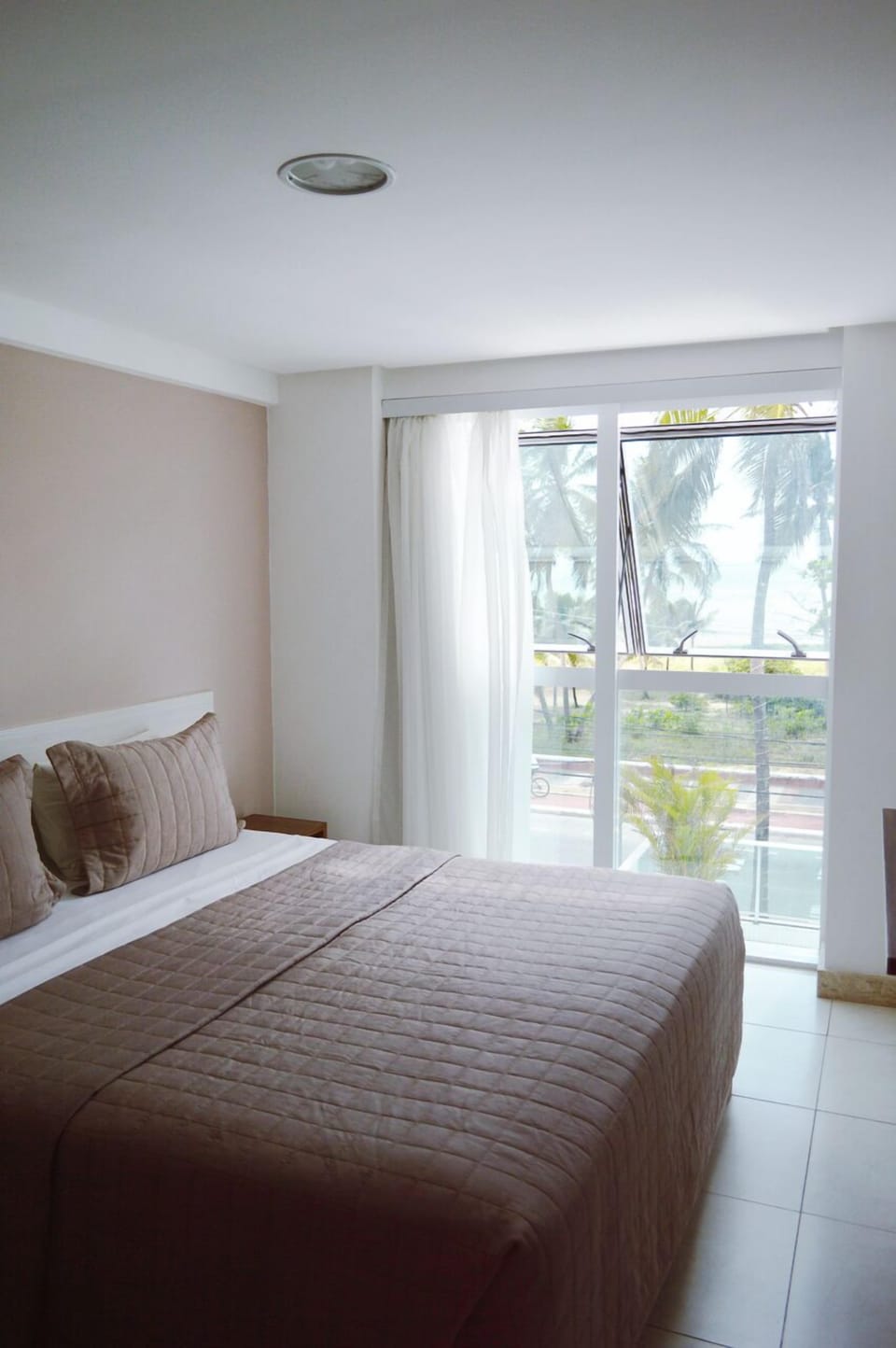 Room, Sea View, Beachfront | Desk, free WiFi, bed sheets