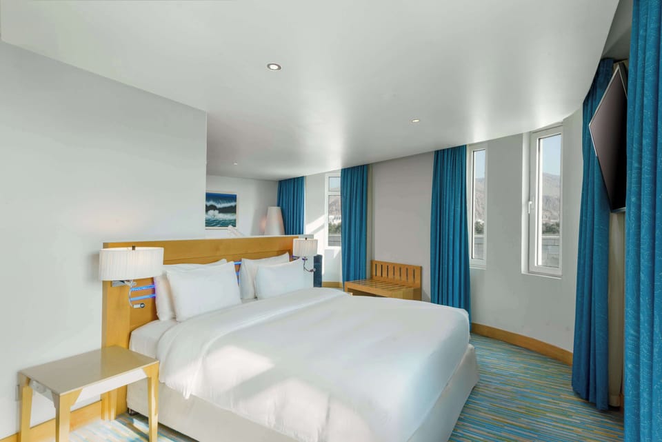 Down comforters, minibar, in-room safe, desk