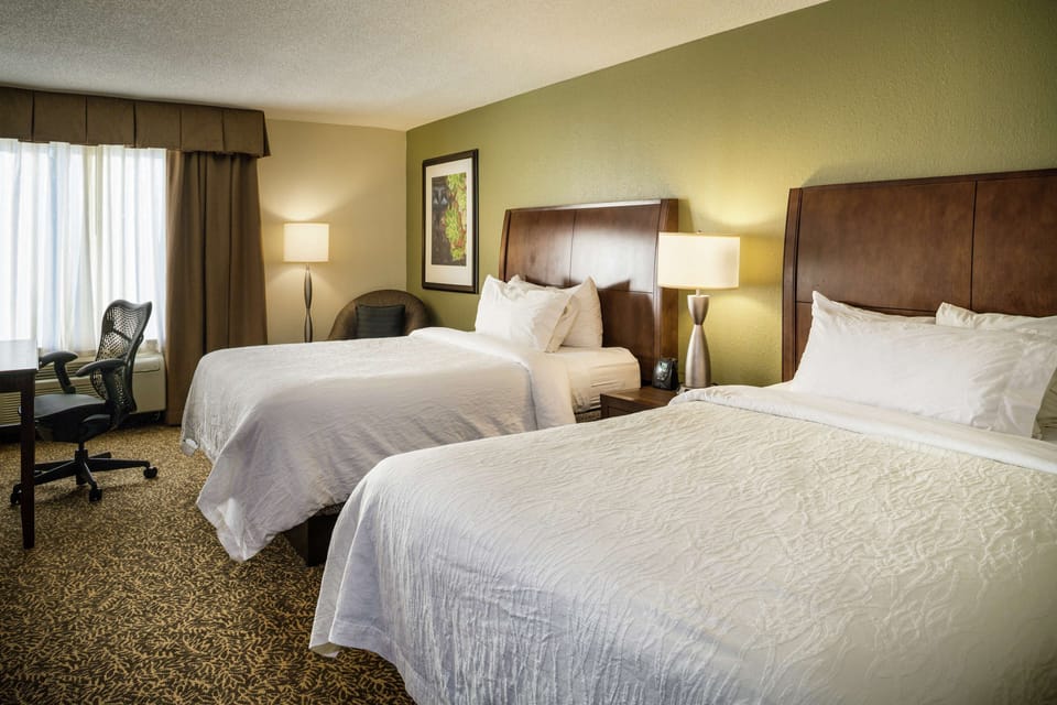 Premium bedding, in-room safe, desk, laptop workspace