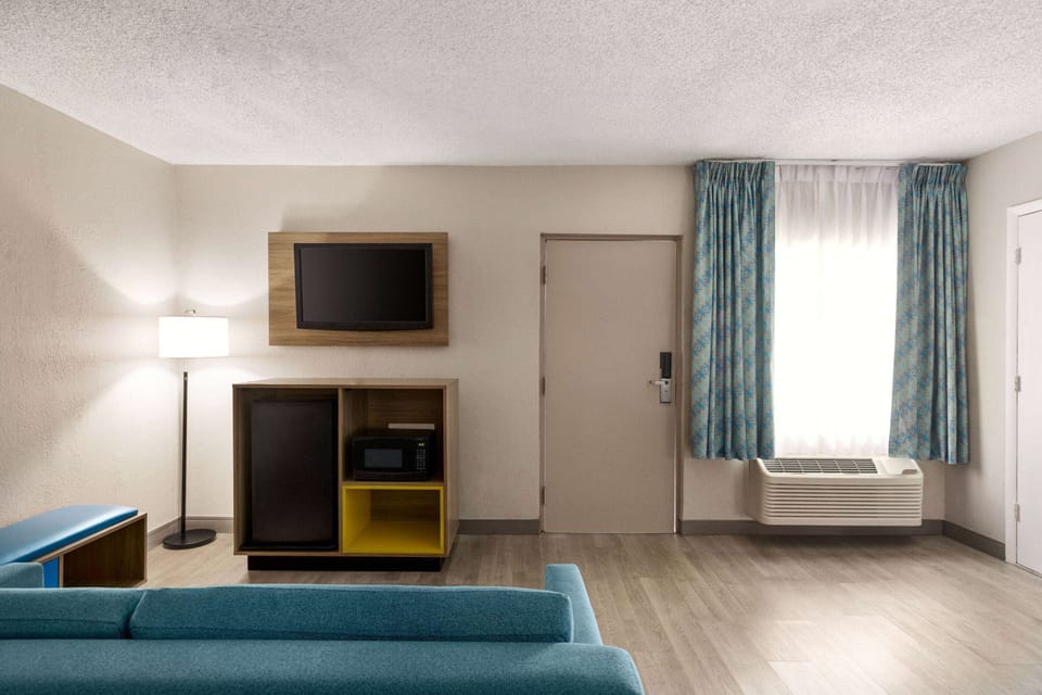 In-room safe, blackout drapes, iron/ironing board