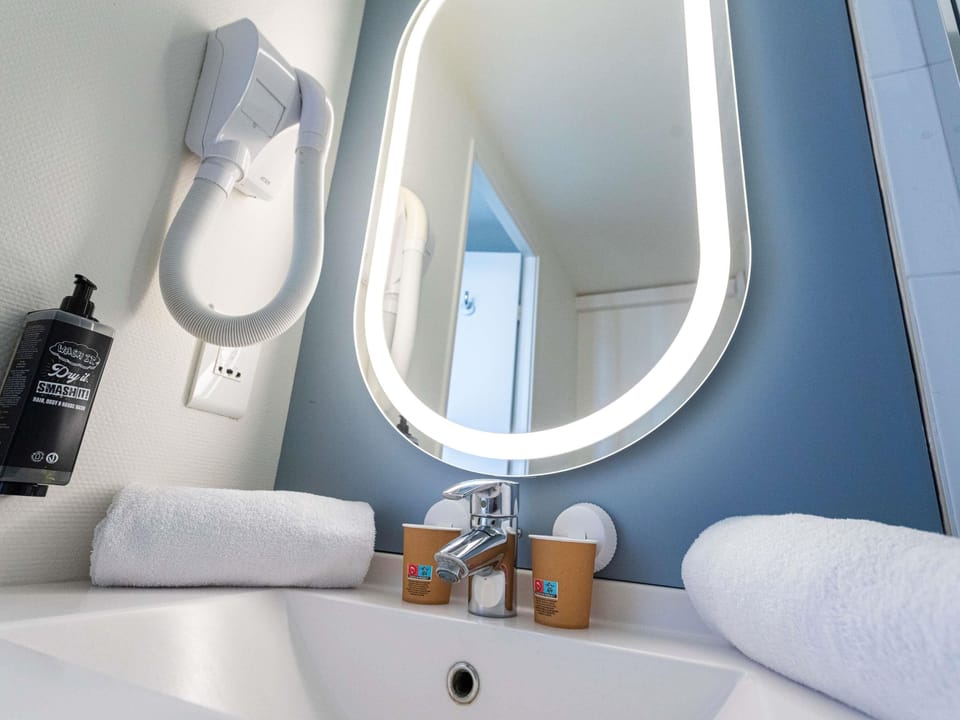 In-room safe, desk, soundproofing, iron/ironing board