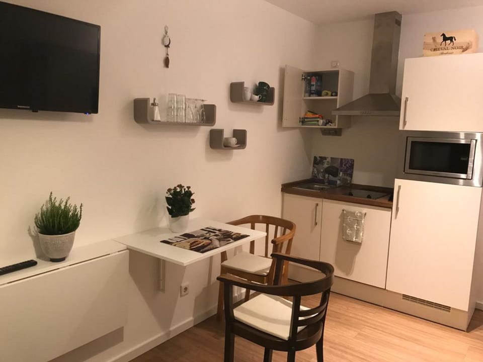 Apartment, 1 Double Bed, Balcony (Wolke 8) | Private kitchenette | Fridge, microwave, stovetop, dishwasher