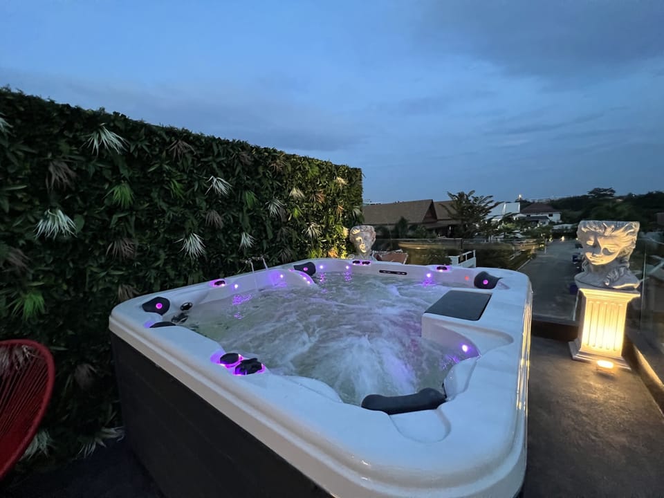 Exclusive Villa, Multiple Bedrooms, Private Pool, Pool View | Private spa tub