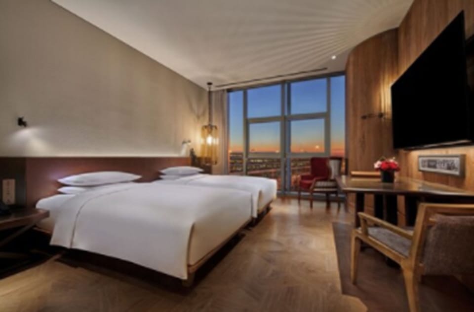 Down comforters, minibar, in-room safe, desk