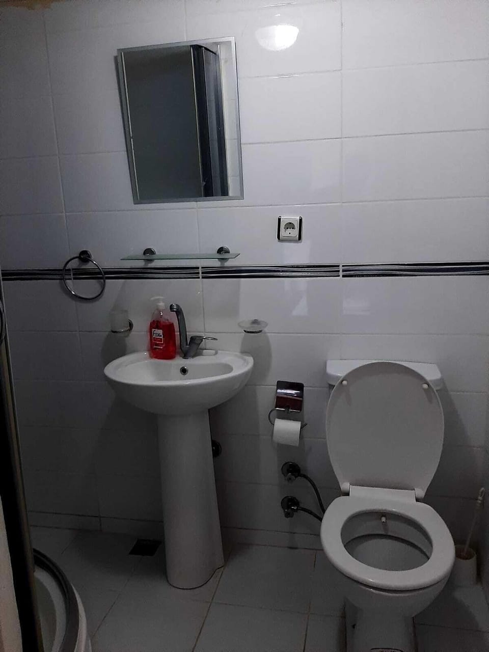 Shower, hydromassage showerhead, towels, soap