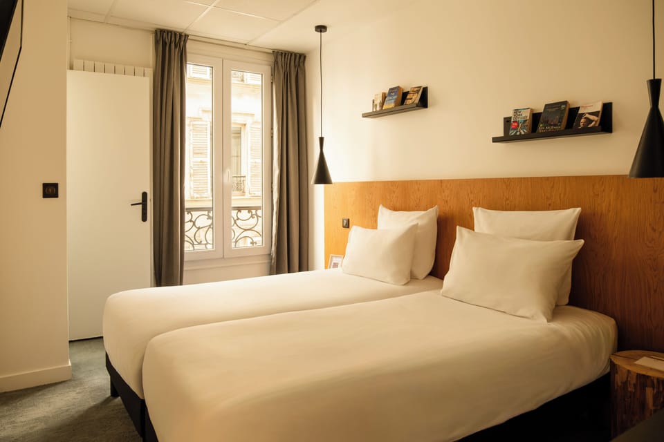 Classic Twin Room | Desk, free WiFi, bed sheets