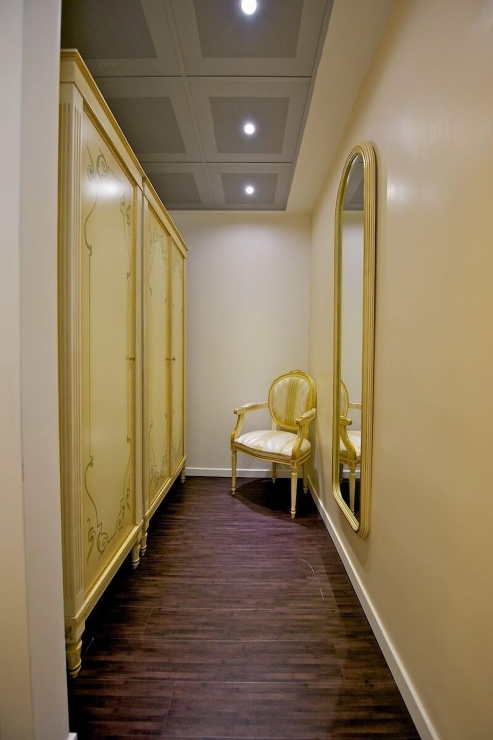 Deluxe Room, 1 Double Bed | Minibar, in-room safe, desk, free WiFi