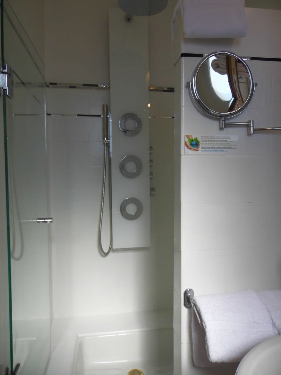 Superior Double or Twin Room | Minibar, in-room safe, individually decorated, individually furnished