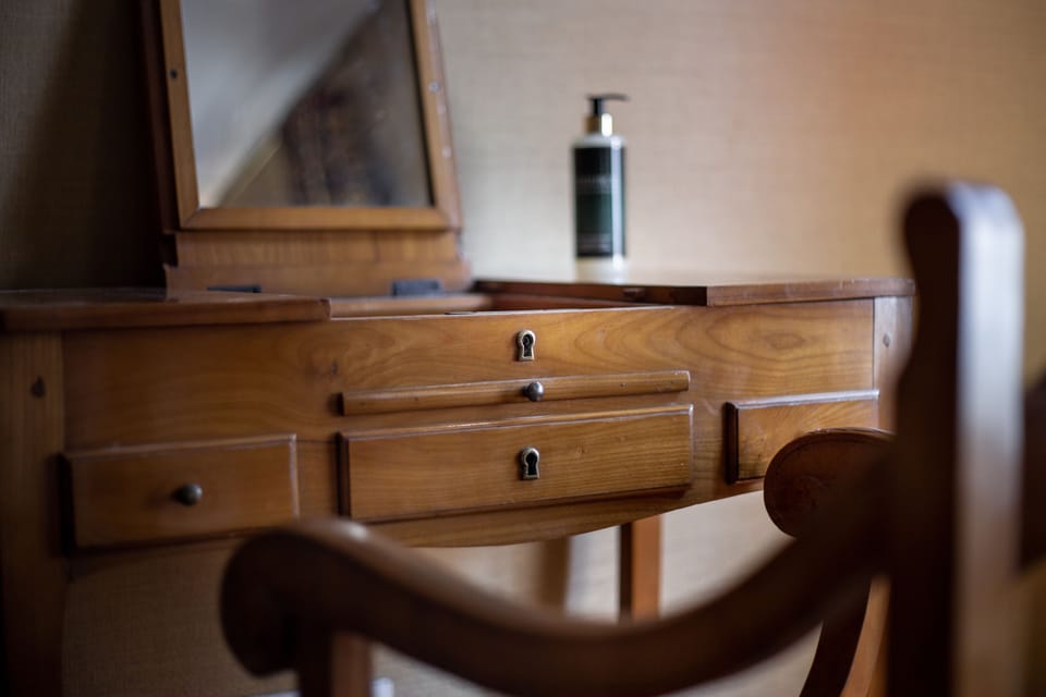 Premium bedding, pillowtop beds, in-room safe, individually decorated