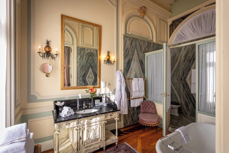 Royal Suite (Prince's Suite) | Bathroom | Deep soaking tub, free toiletries, hair dryer, bathrobes