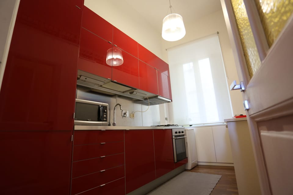 Junior Suite, Jetted Tub, City View | Minibar, in-room safe, desk, soundproofing