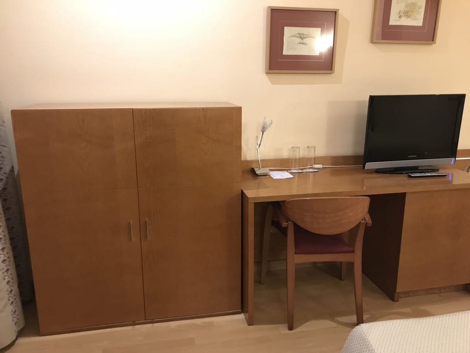 Twin Room | Minibar, soundproofing, free WiFi, bed sheets