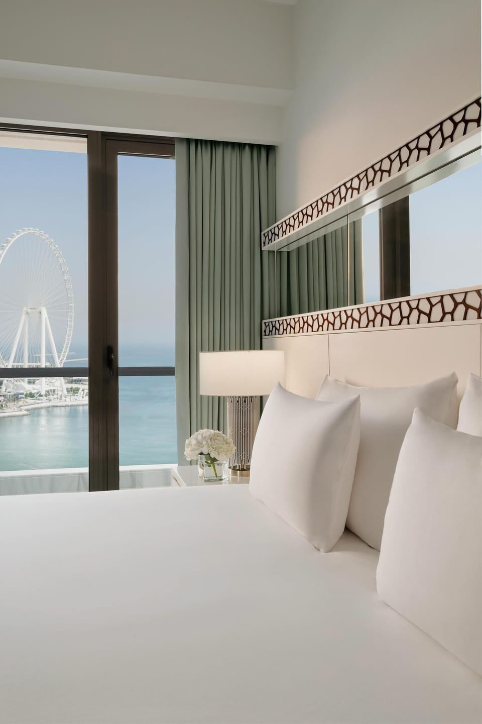 Ain Dubai View Room-Full Sea View with Balcony | Minibar, in-room safe, desk, laptop workspace