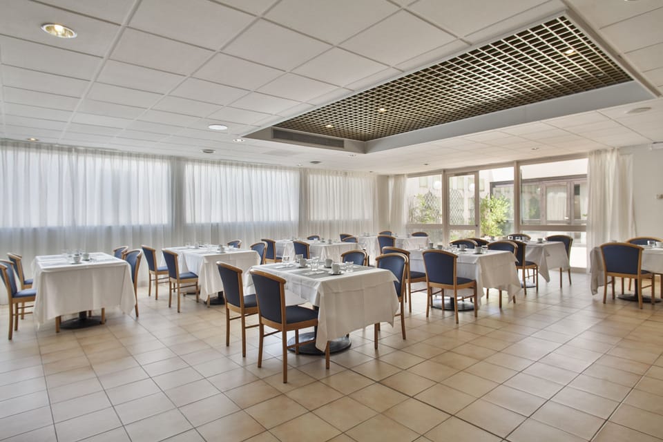 Daily continental breakfast for a fee