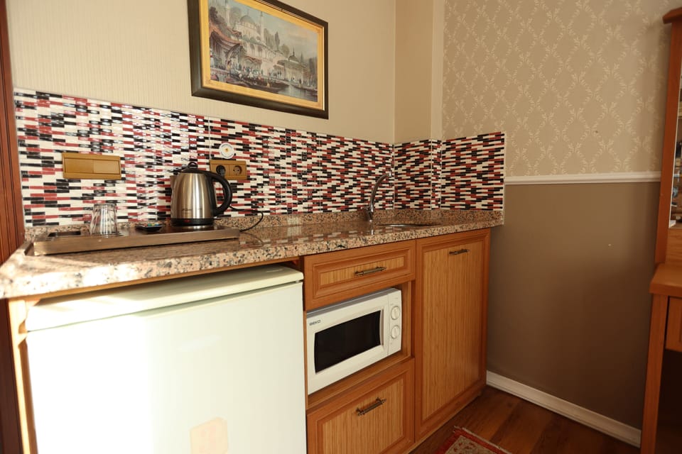 Family Suite, 2 Bedrooms | Private kitchenette
