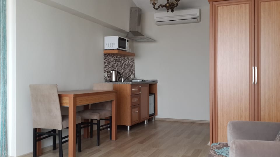 Penthouse, 2 Bedrooms (with Sea View) | Private kitchenette