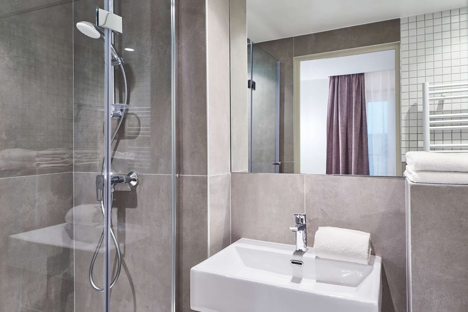 In-room safe, desk, soundproofing, iron/ironing board