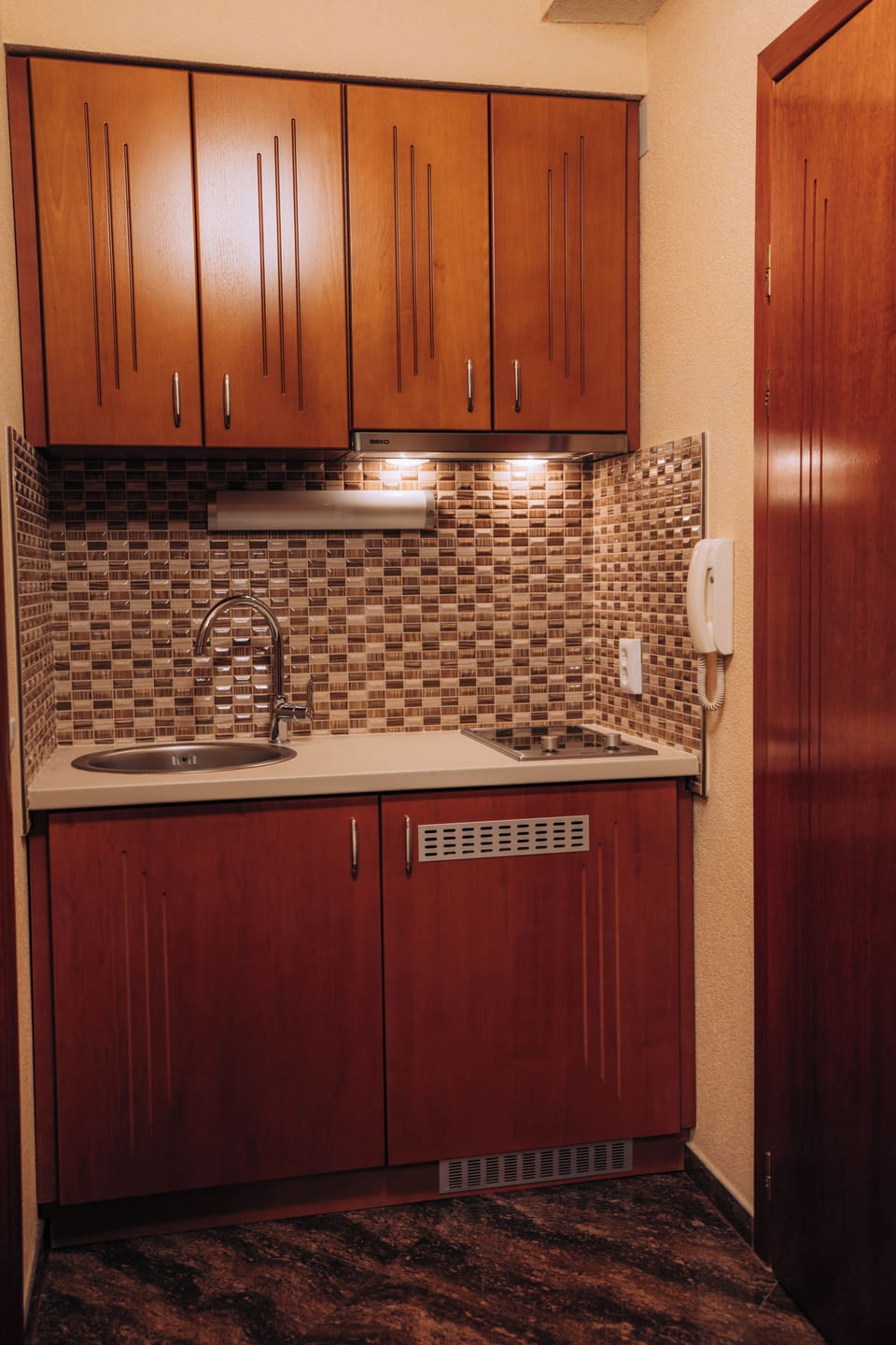 Deluxe Triple Room, 1 Bedroom, Garden View | Private kitchen | Fridge