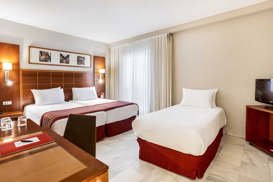 Minibar, in-room safe, desk, free WiFi
