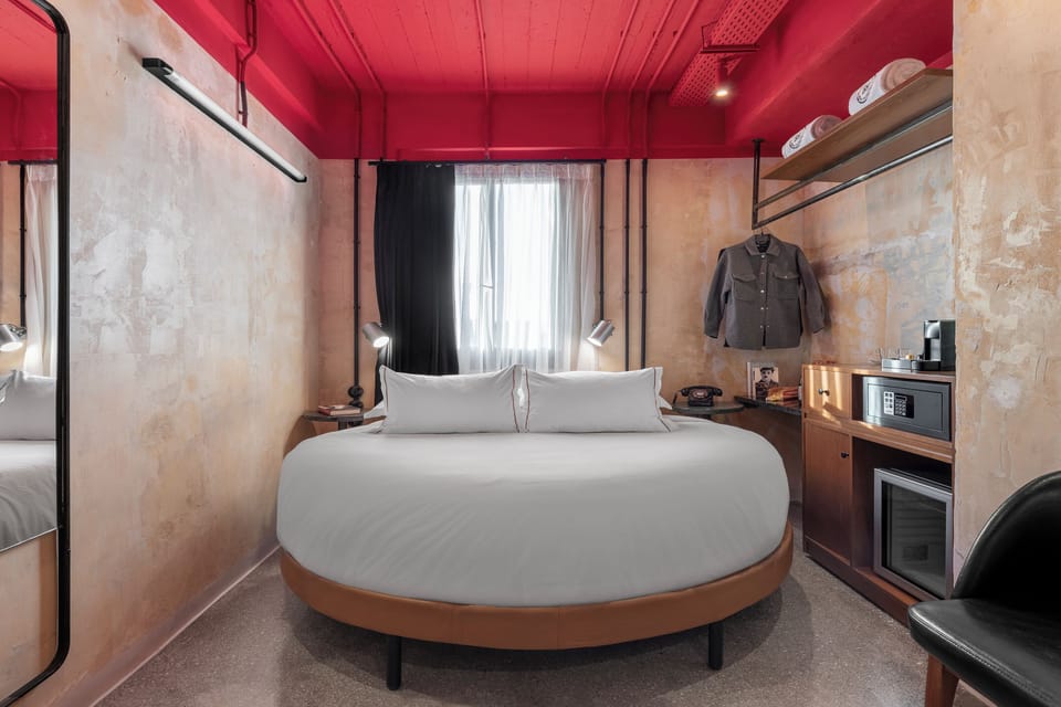 SMALL | Premium bedding, minibar, in-room safe, desk
