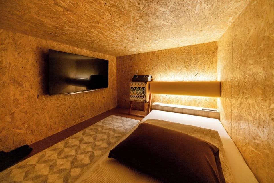 In-room safe, iron/ironing board, free WiFi, bed sheets