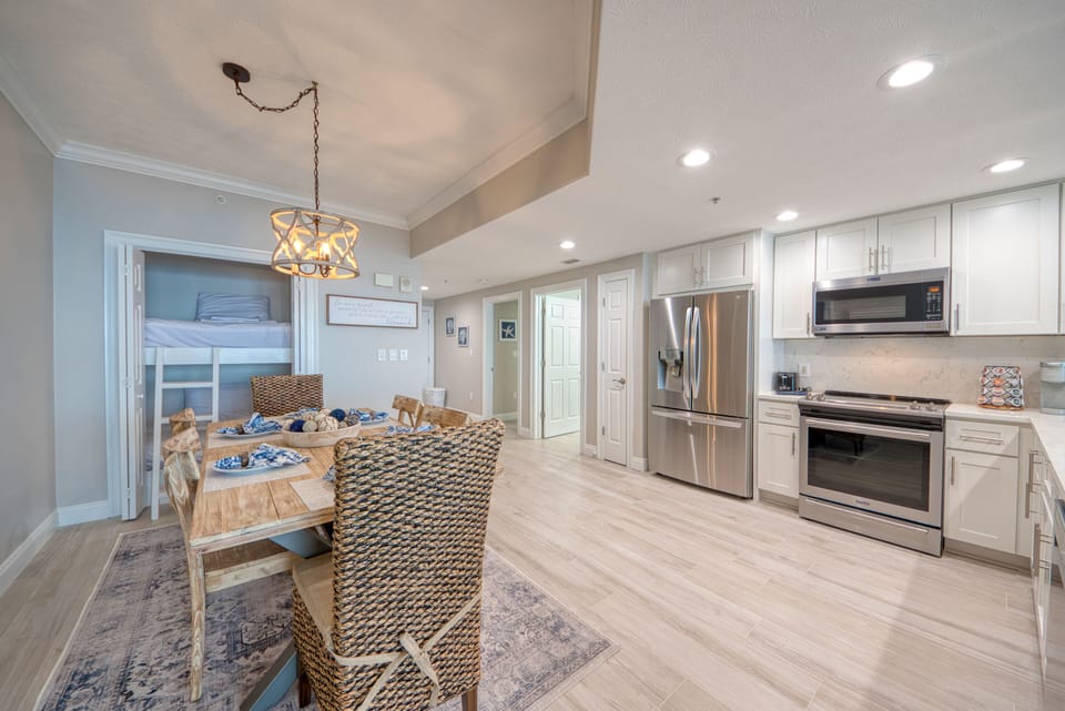Condo, Multiple Beds, Pool Access, Ocean View | Private kitchen | Fridge, microwave, oven, stovetop