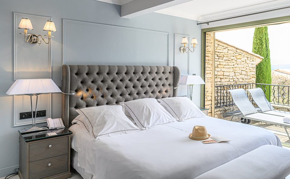 Or des Sauges Terrace | Minibar, in-room safe, desk, soundproofing