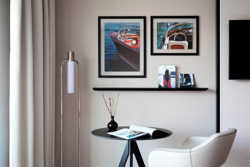 Premium bedding, in-room safe, laptop workspace, soundproofing