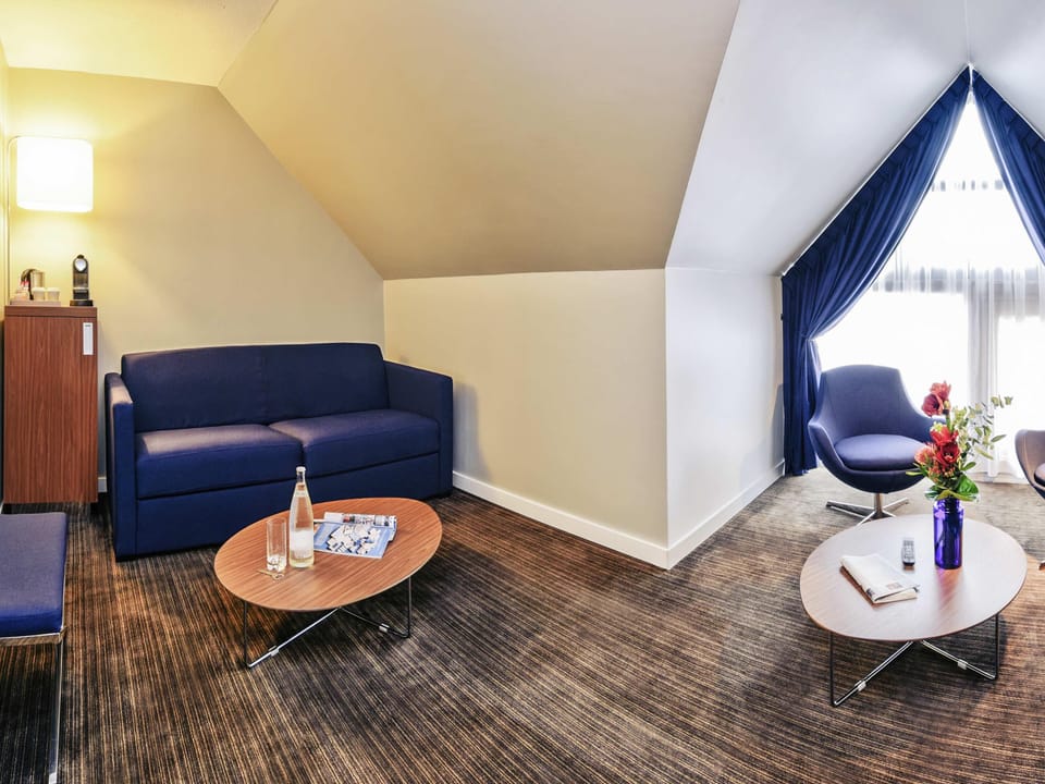 Superior Suite, 1 King Bed with Sofa bed | Minibar, in-room safe, blackout drapes, soundproofing