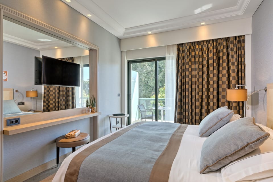 1 bedroom, Egyptian cotton sheets, premium bedding, minibar
