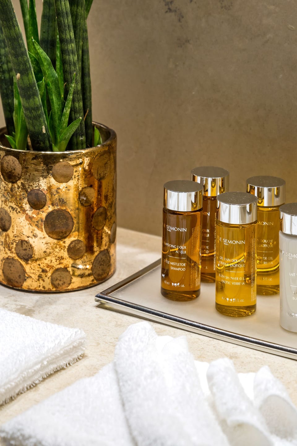 Double Room | Bathroom | Free toiletries, hair dryer, bathrobes, slippers