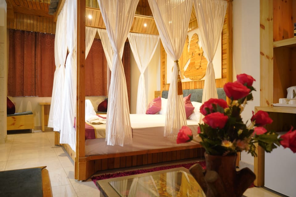 Honeymoon Room | Memory foam beds, minibar, desk, laptop workspace