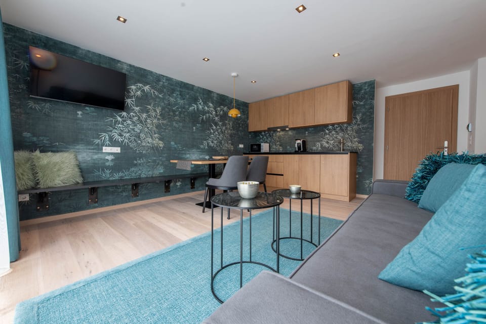 Superior Apartment, 1 Bedroom, Balcony (50 Square Meters) | Living area | 32-inch LED TV with satellite channels, TV