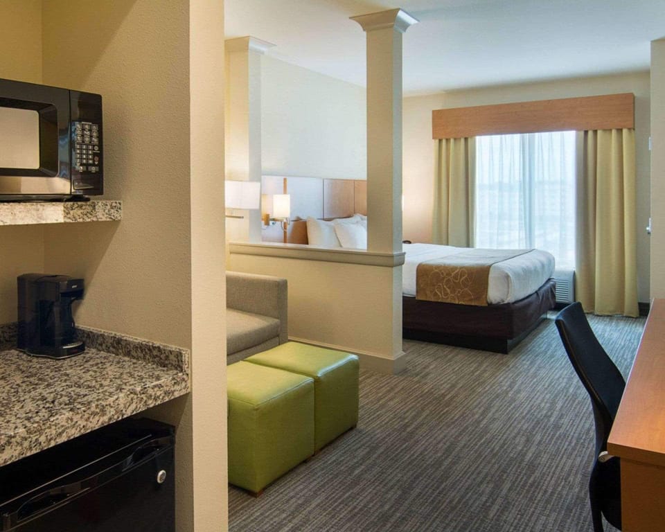 Hypo-allergenic bedding available, pillowtop beds, in-room safe, desk