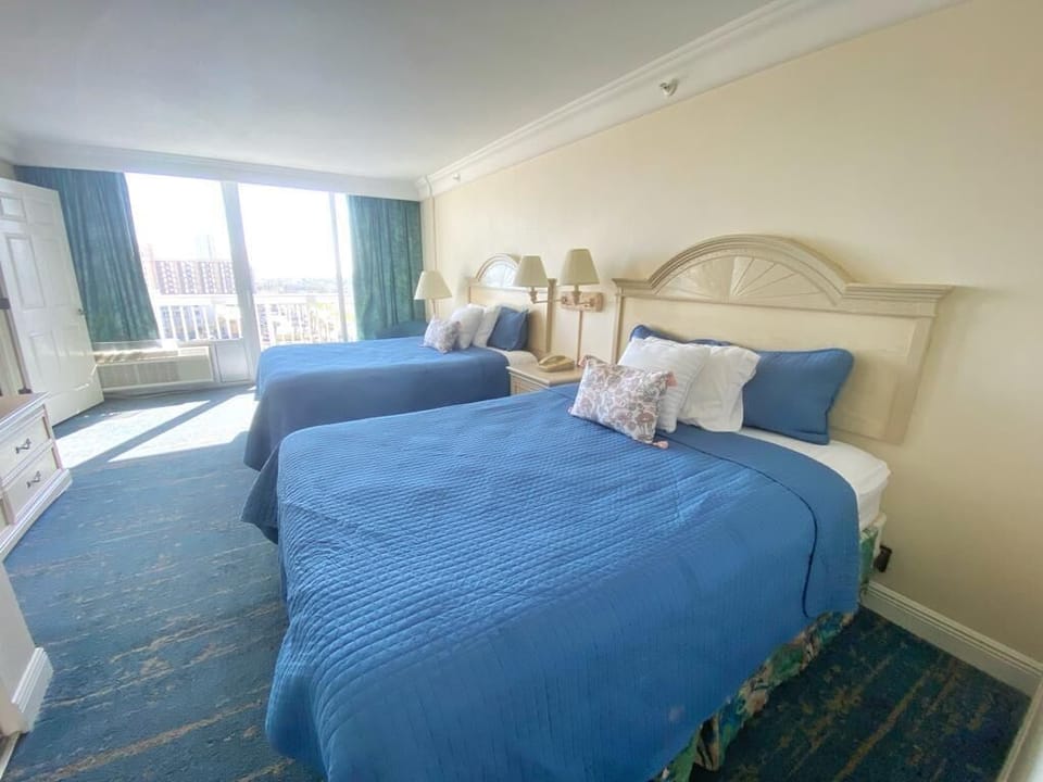 Family Studio, 1 Bedroom, Kitchen, Beach View | Iron/ironing board, free WiFi, bed sheets