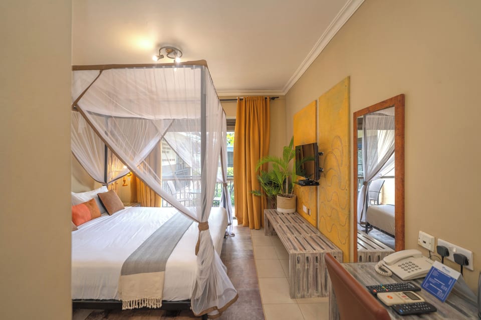 Select Comfort beds, in-room safe, laptop workspace, rollaway beds