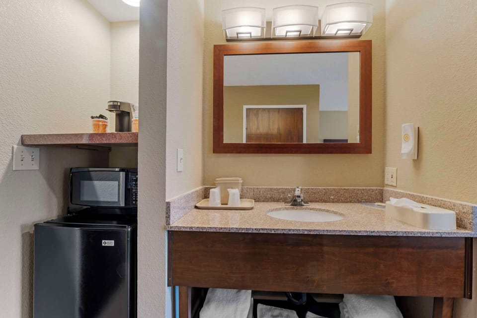 Desk, iron/ironing board, cribs/infant beds, rollaway beds