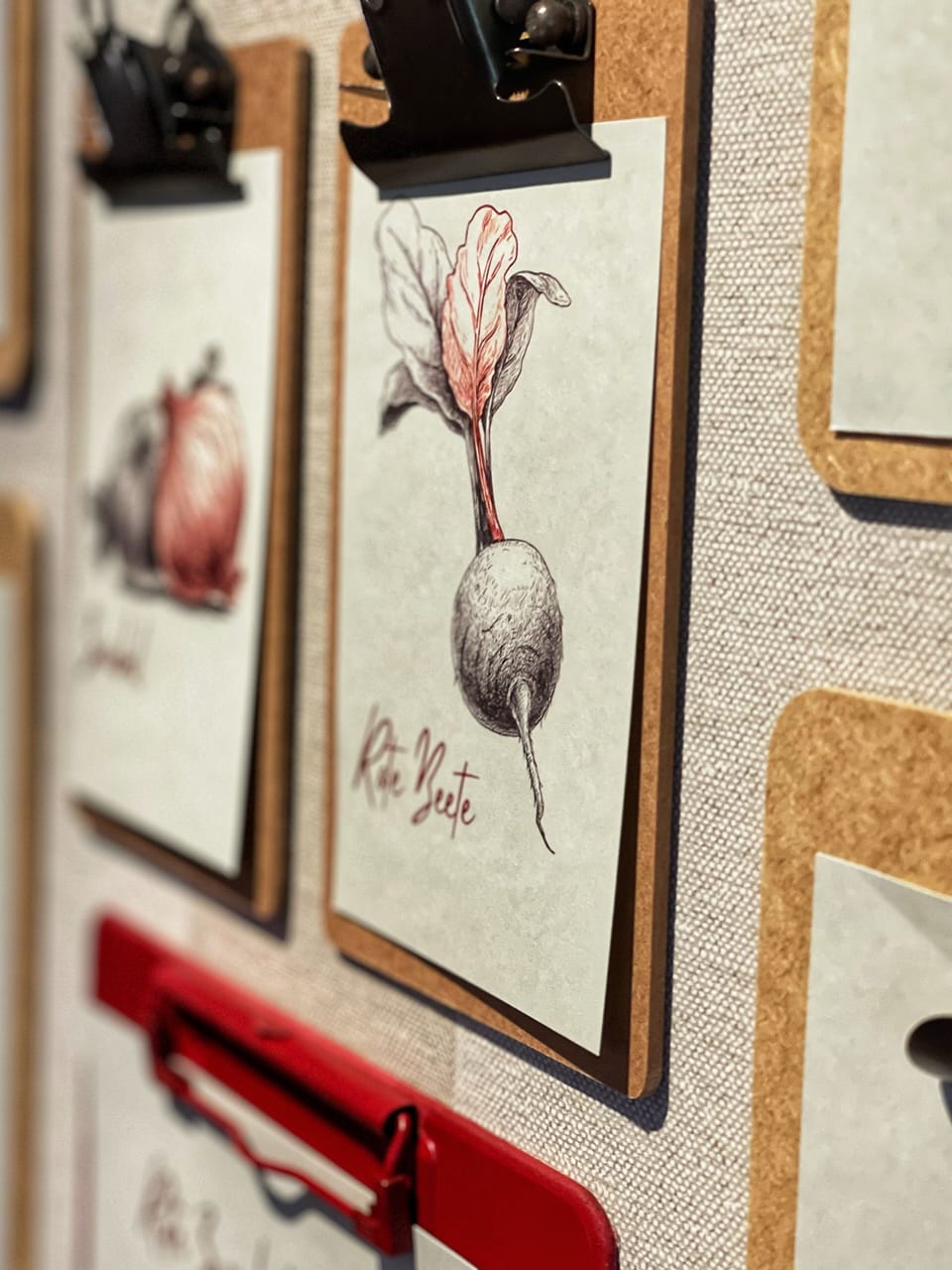 Breakfast, lunch, dinner served; international cuisine, alfresco dining 