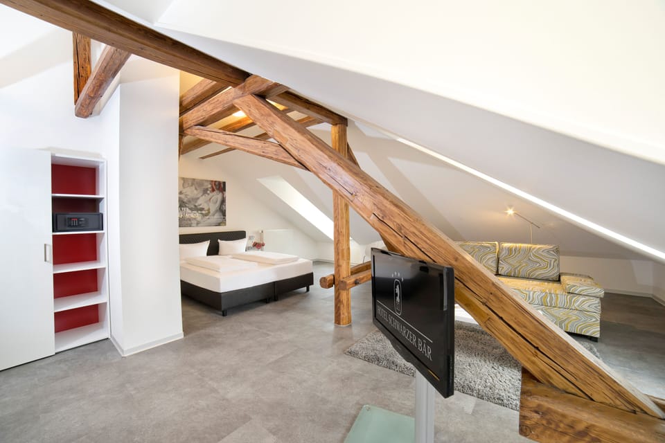 Junior Studio Suite (incl.3.50€ Energy Fee p.pers./p.night) | Premium bedding, in-room safe, desk, laptop workspace