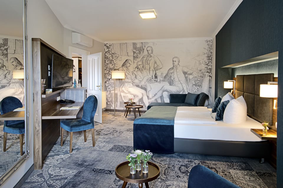 Junior Studio Suite (incl.3.50€ Energy Fee p.pers./p.night) | Premium bedding, in-room safe, desk, laptop workspace