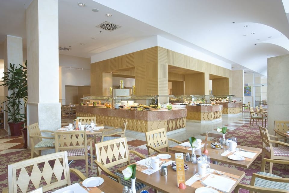 Daily buffet breakfast for a fee