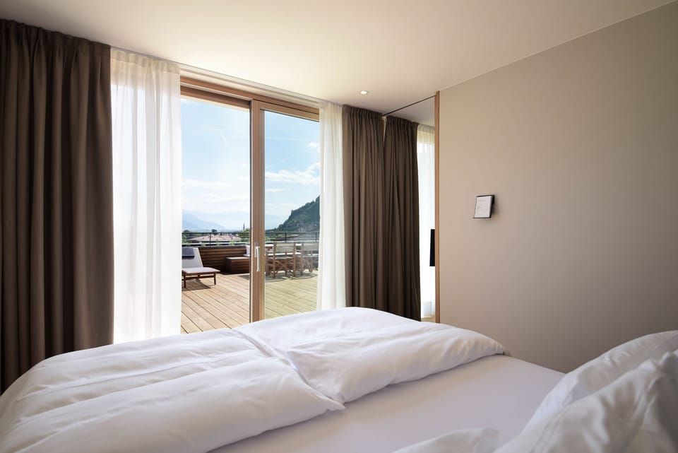 Luxury Suite | Egyptian cotton sheets, premium bedding, minibar, in-room safe
