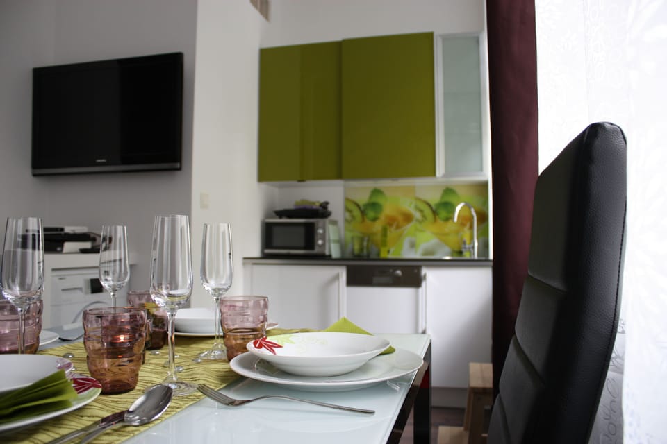 Studio | In-room dining