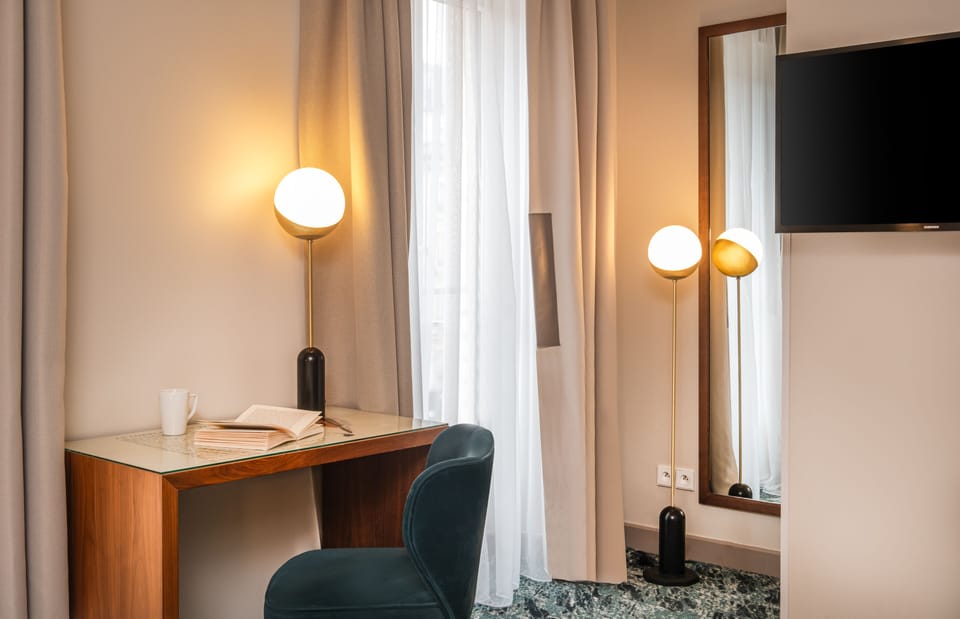 Executive Room | Premium bedding, in-room safe, desk, blackout drapes